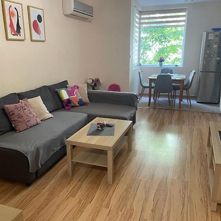 Geri Apartment Burgasz Kültér fotó